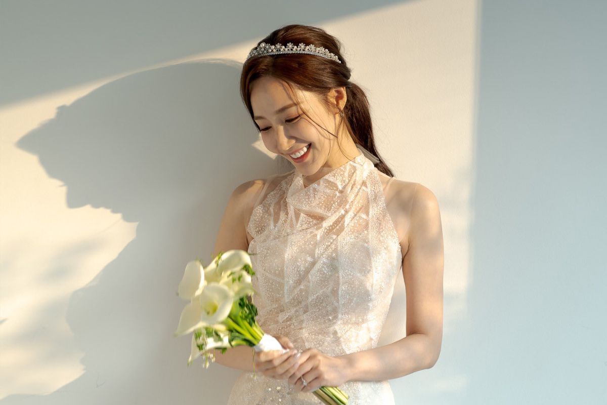 park min young thumbnail