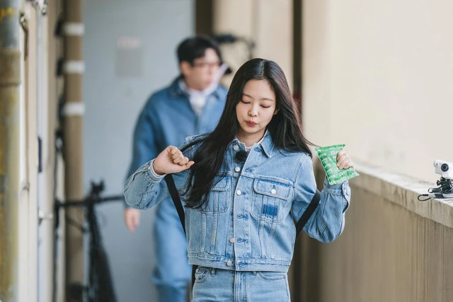 jennie blackpink-apartment 404