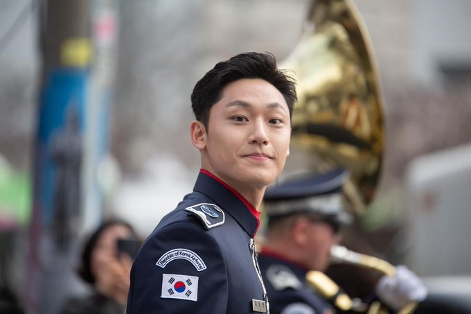 lee do hyun-military thumbnail