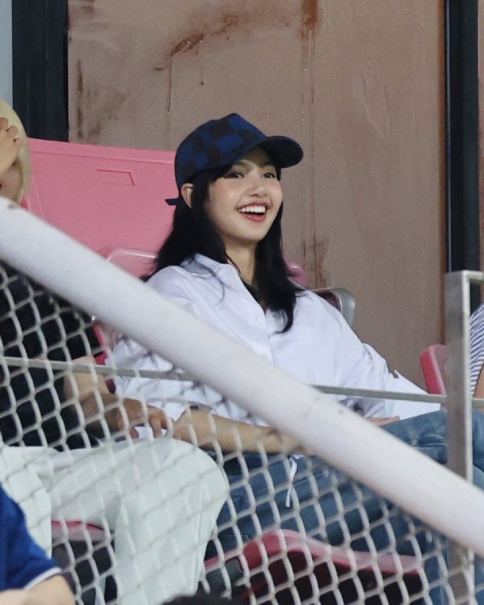 lisa blackpink