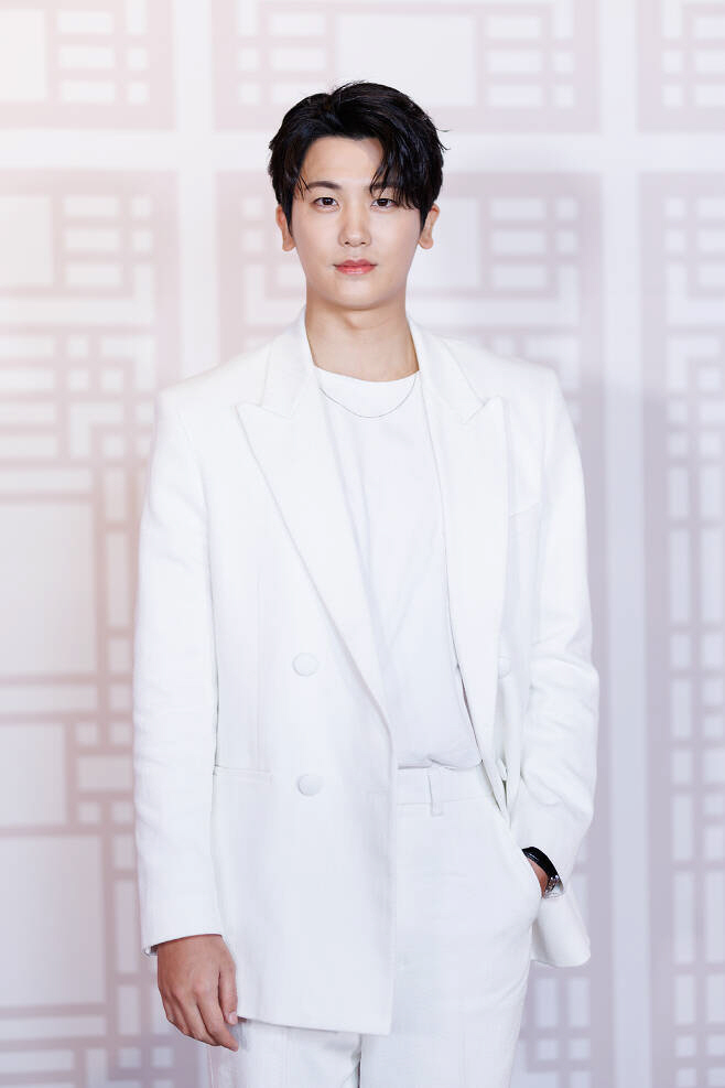 park hyung sik