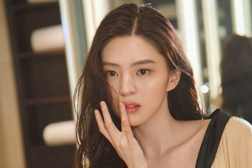 han so hee-thumbnail
