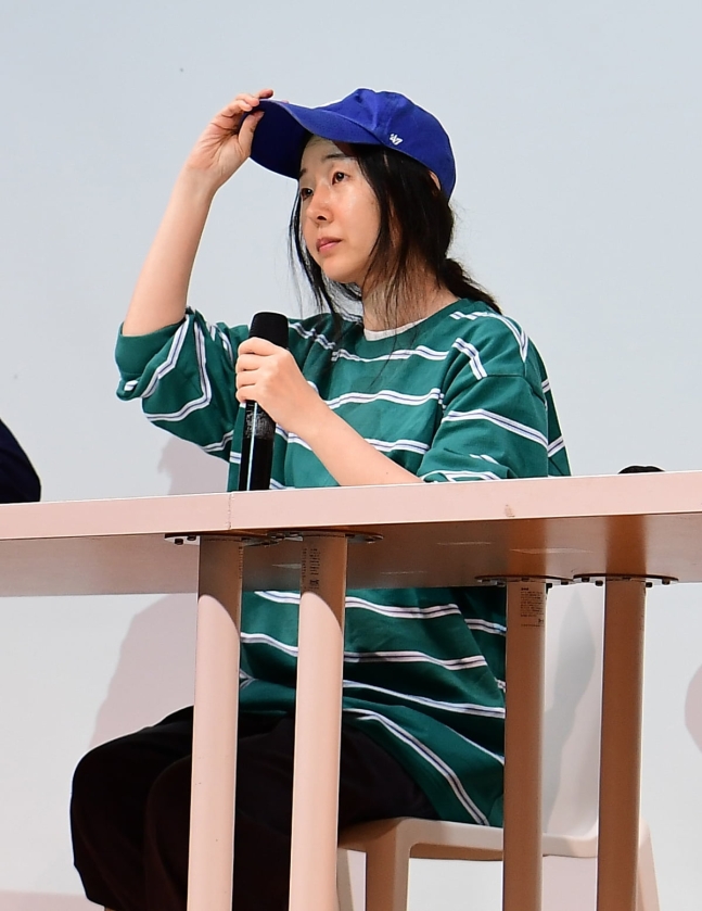 min hee jin