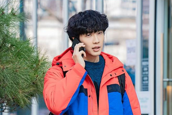 ji hyun woo
