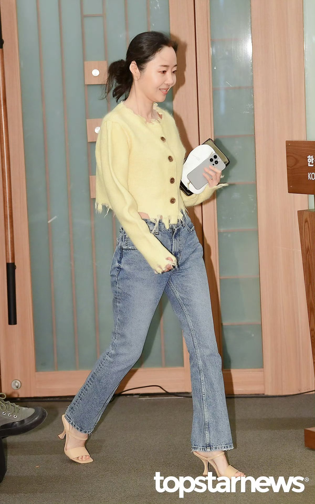 min hee jin