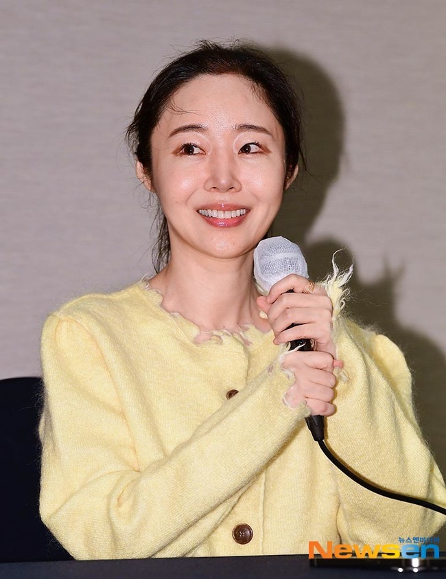 min hee jin