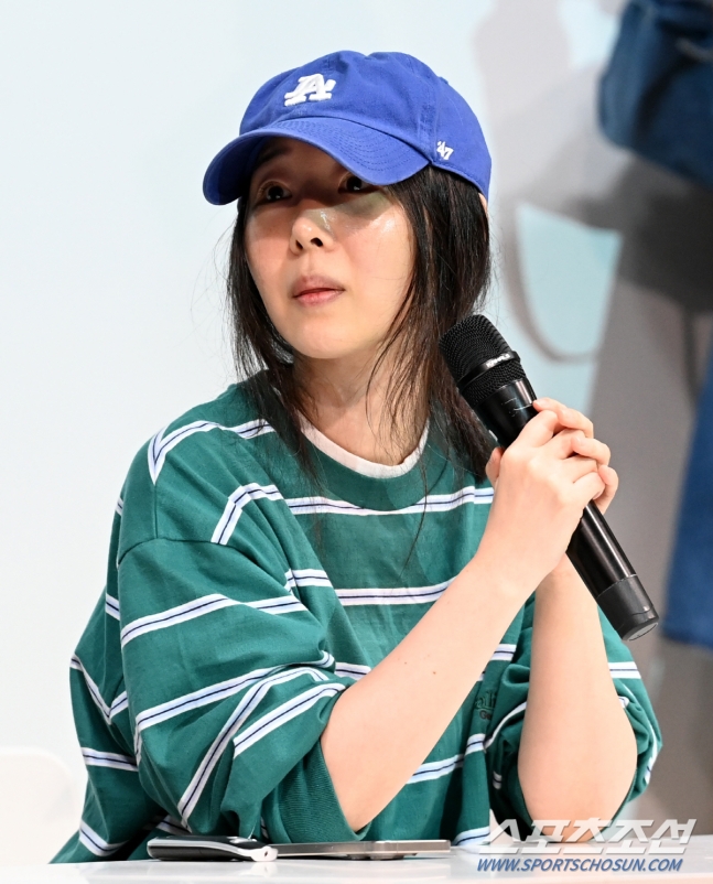 min hee jin