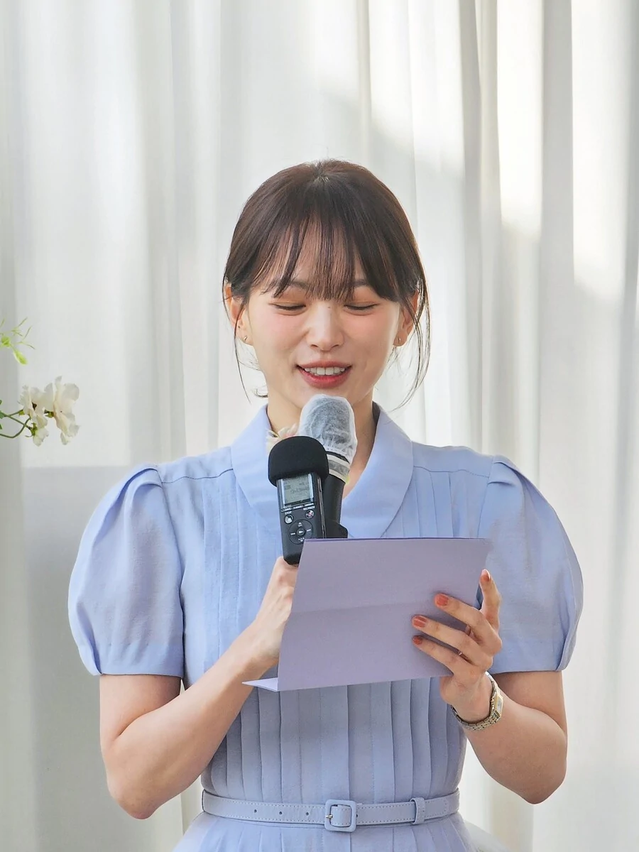 Chun Woo-hee Congratulates Longtime Fan’s Wedding