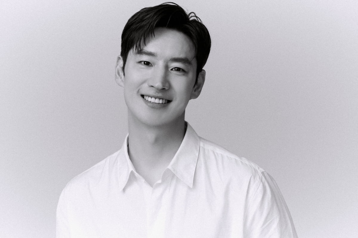 lee je hoon-thumbnail