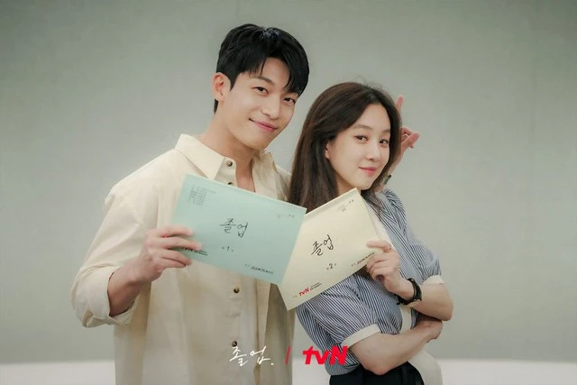 The Midnight Romance In Hagwon