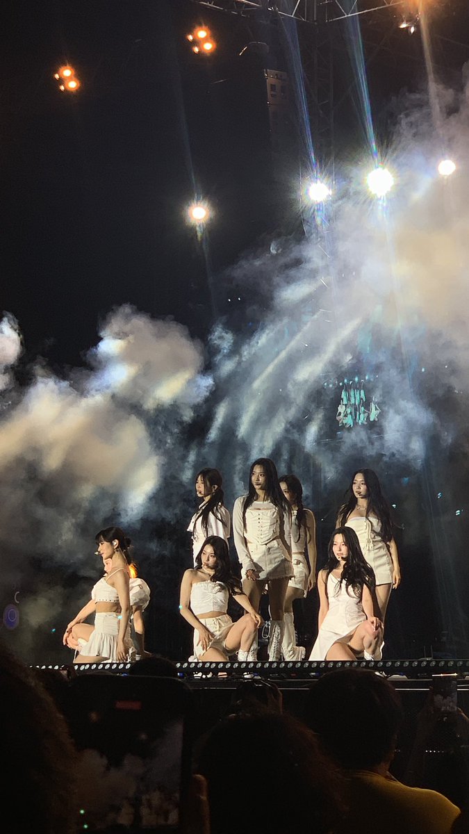 fromis 9