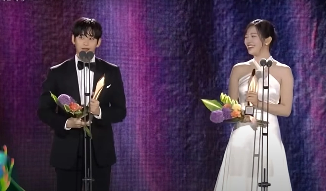 ahn yujin-kim so hyun-baeksang arts awards