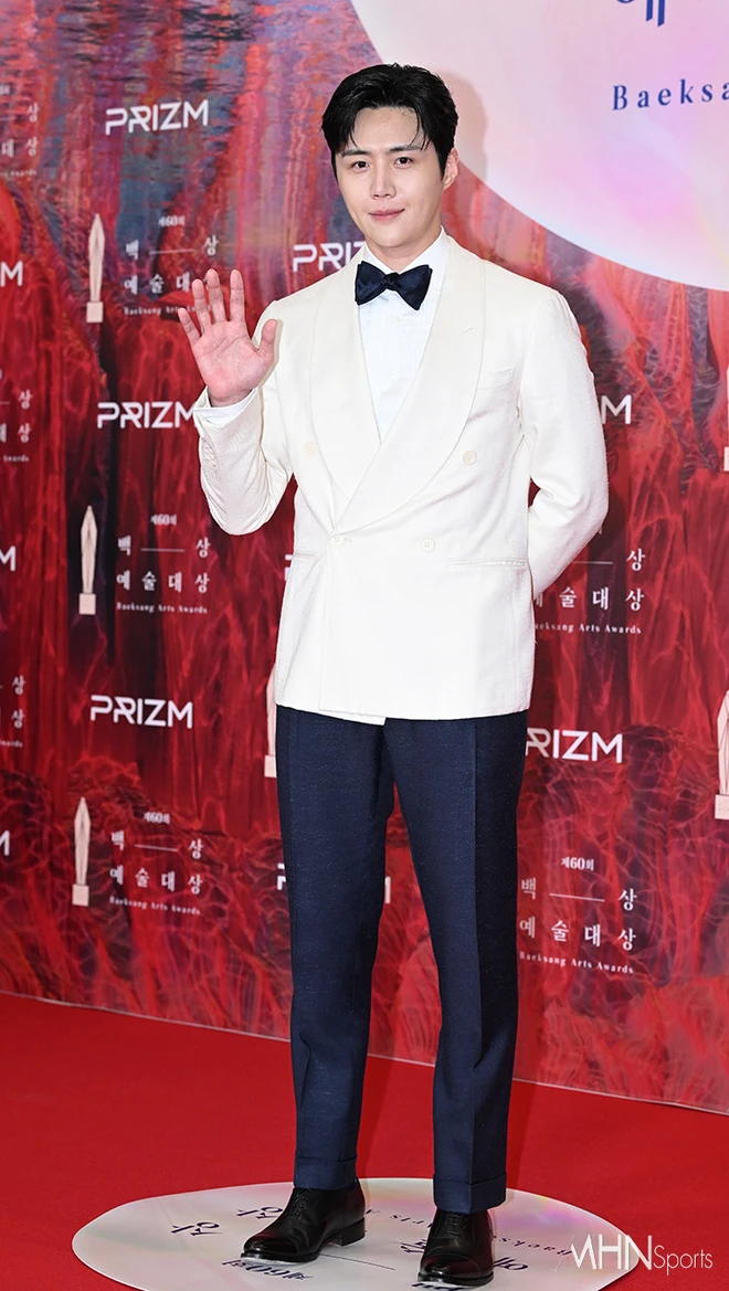 beaksang arts awards kim seon ho 