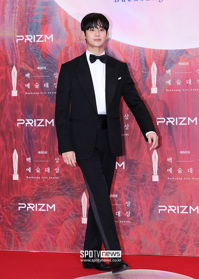 beaksang arts awards kim soo hyun
