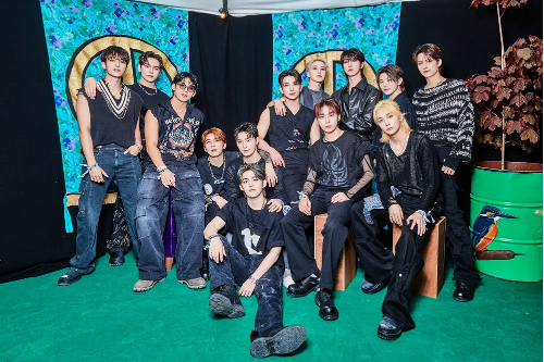 seventeen glastonbury