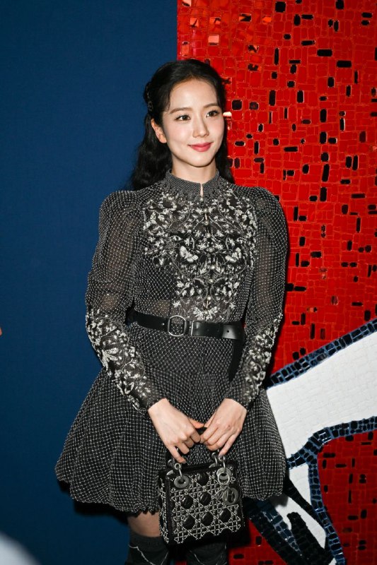BlackPink jisoo Paris Haute Couture F:W 2024 Fashion Week
