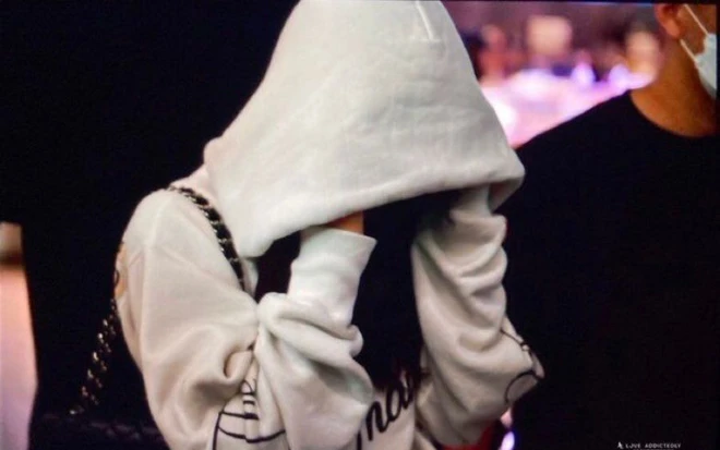 jennie blackpink-airport