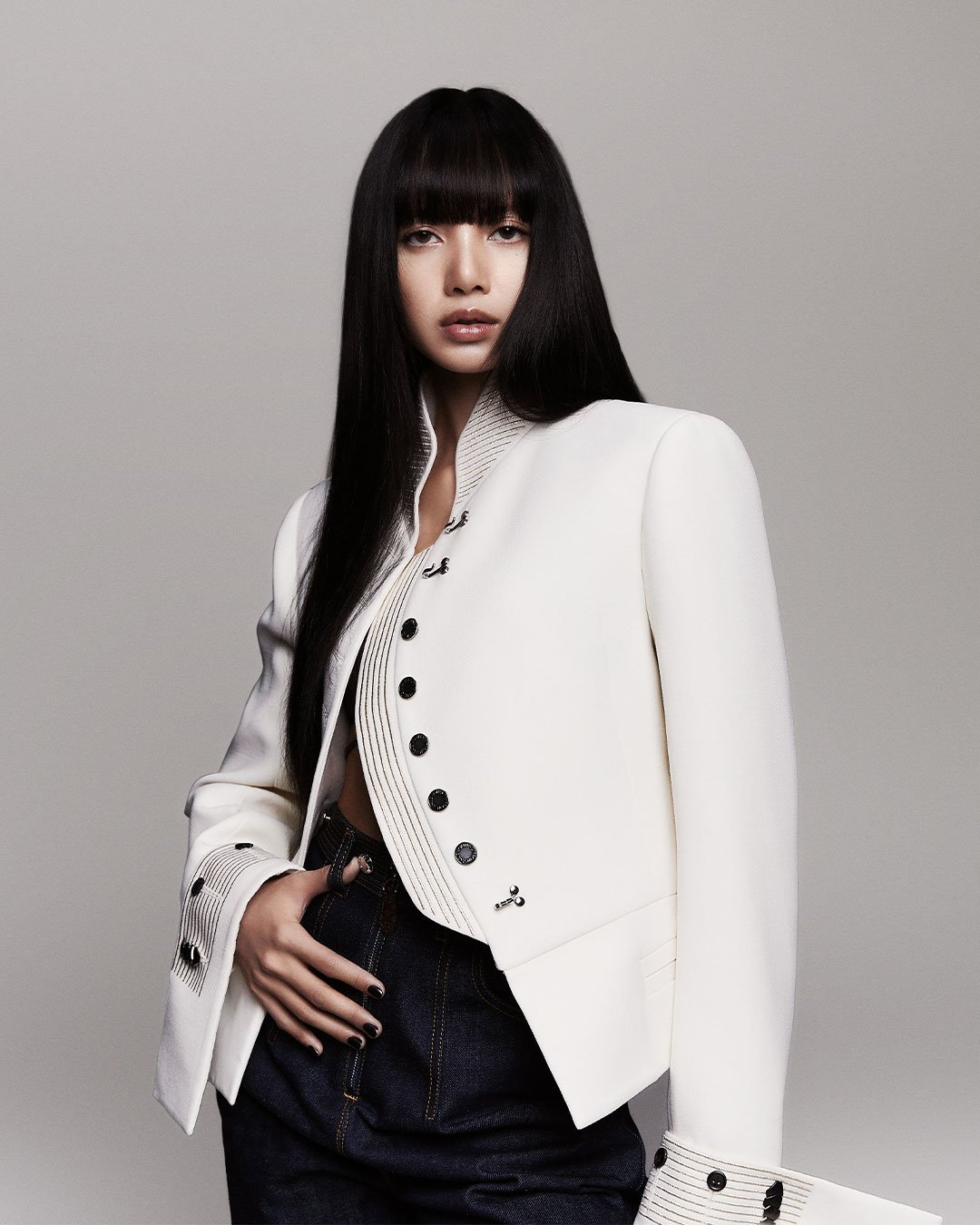 lisa blackpink louis vuitton