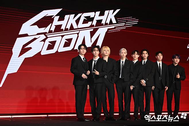 stray kids thumbnail