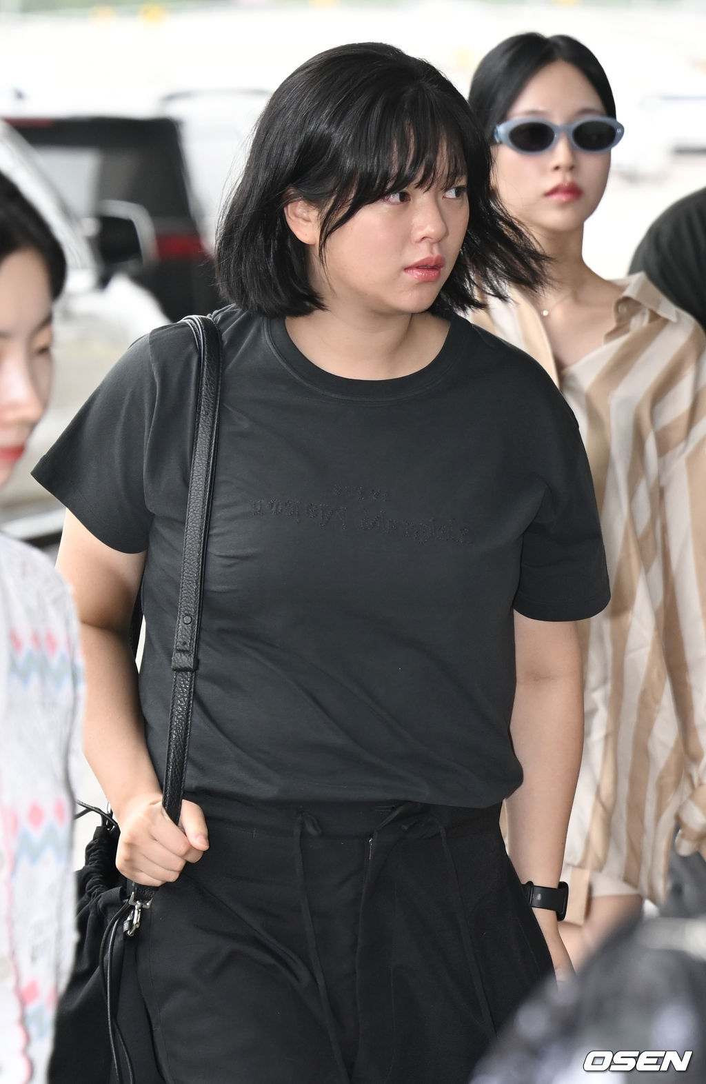 jeongyeon twice airport