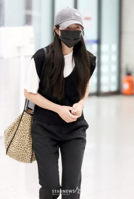 kim hye yoon airport