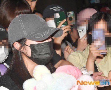 kim hye yoon airport
