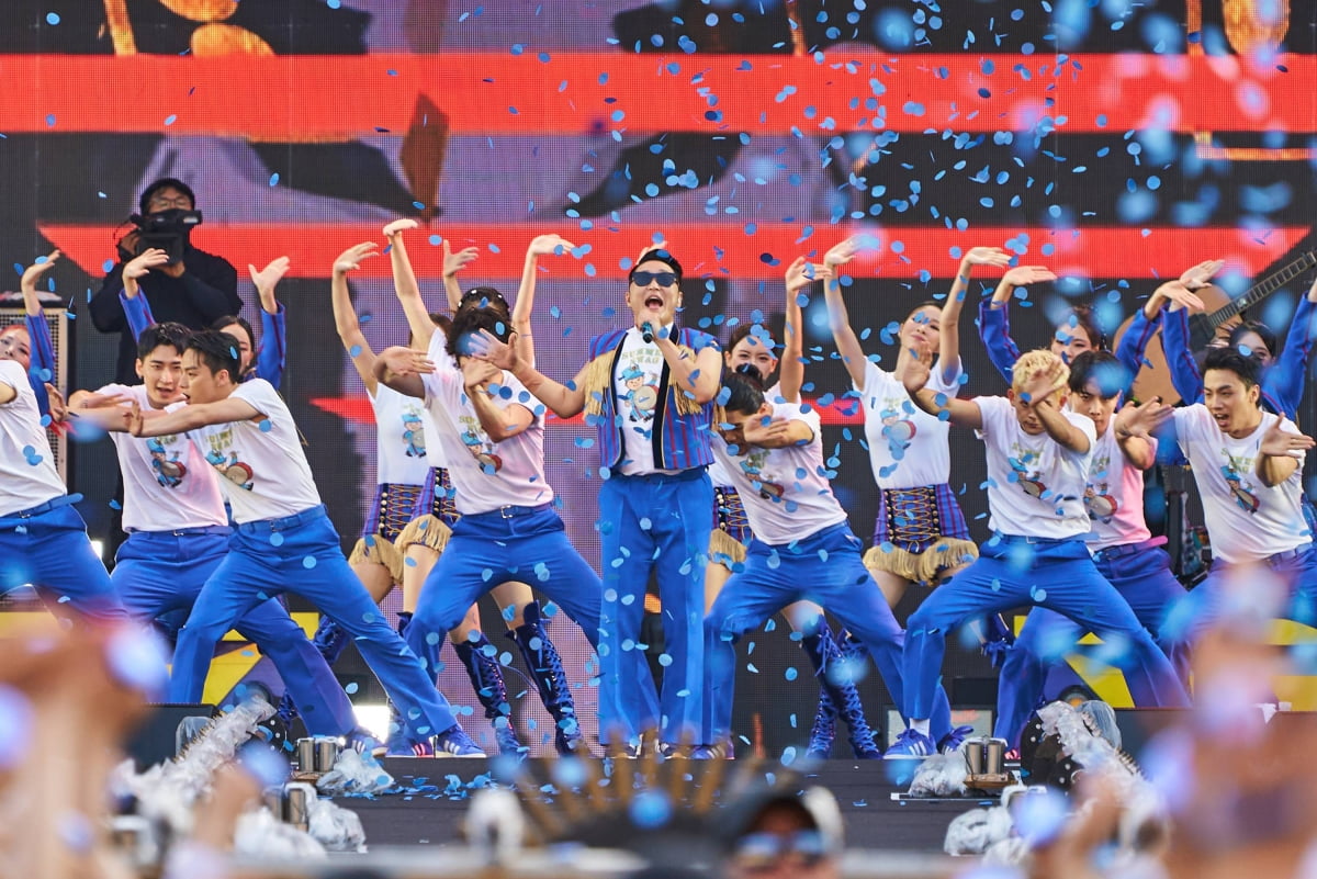 psy concert