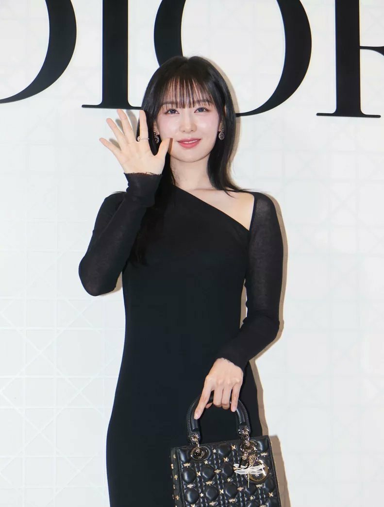 kim ji won dior