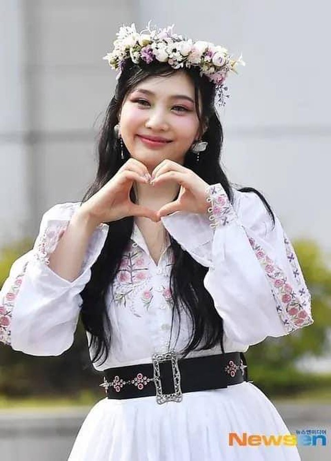joy red velvet