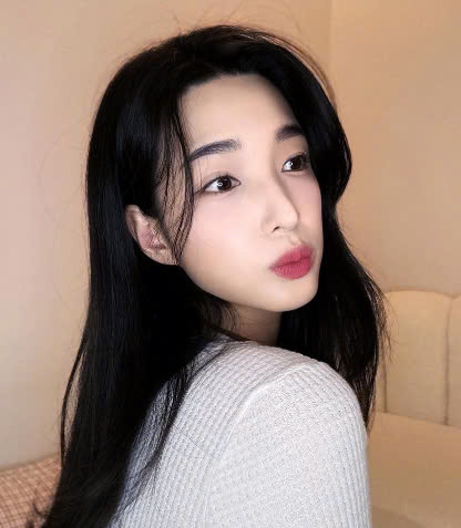 Yulhee LABOUM-1-220824