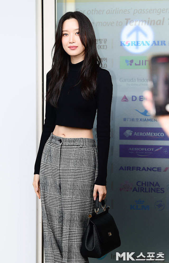 moon ga young airport