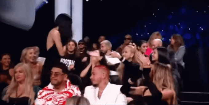 lisa-blackpink-vmas-2-140924