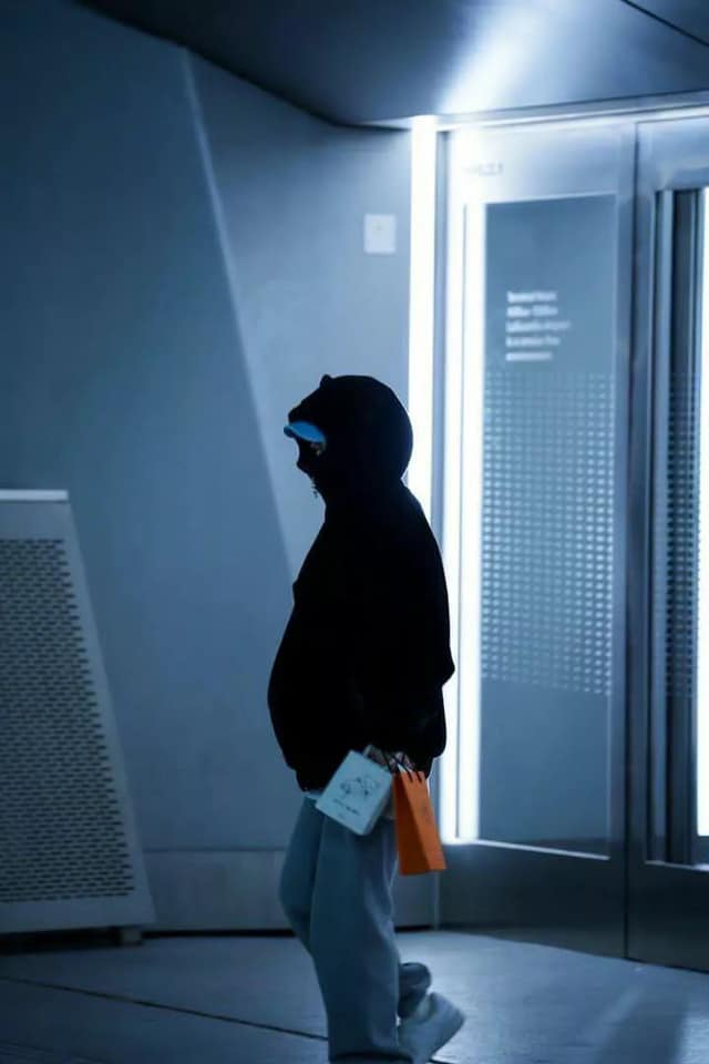 She was not provided a private waiting room but had to sit at the airport.