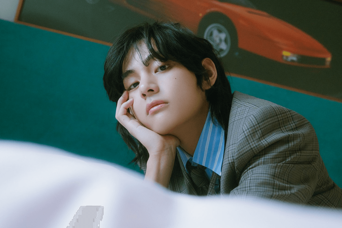bts v thumbnail