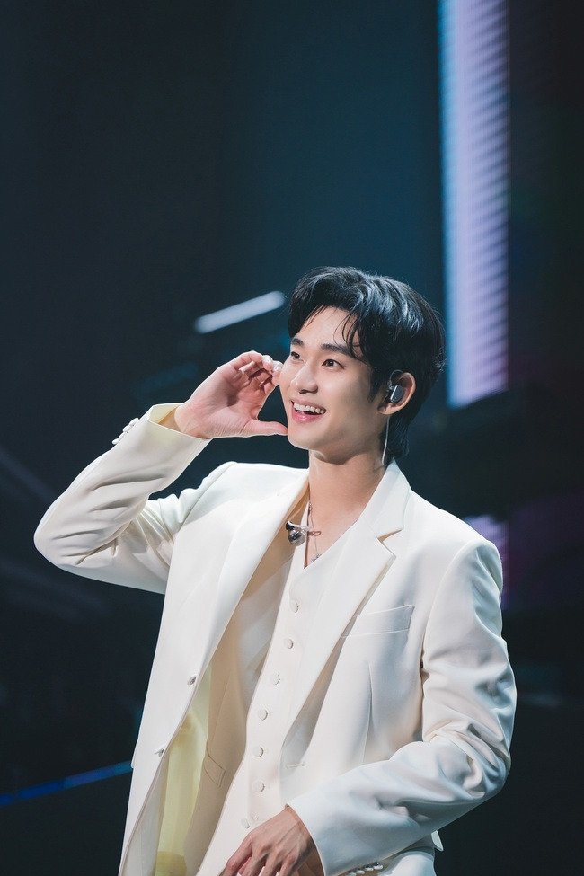 Kim soo-hyun-EYES ON YOU-thumbnail-2510202413 Kim soo-hyun-EYES ON YOU-thumbnail-2510202413