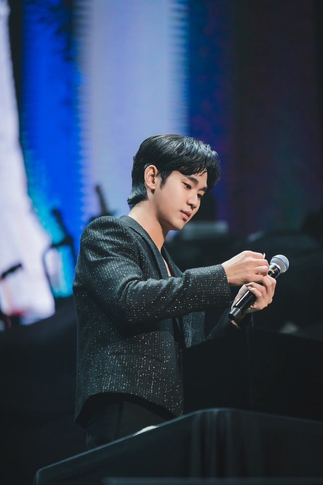 Kim soo-hyun-EYES ON YOU-thumbnail-2510202416 Kim soo-hyun EYES ON YOU