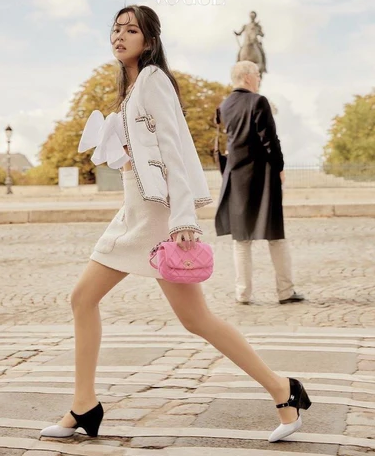jennie Chanel Waist Bag
