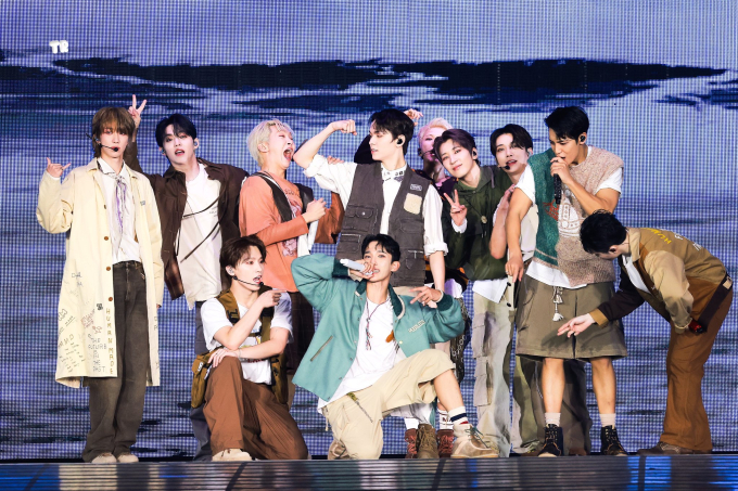 SEVENTEEN-1-1510243