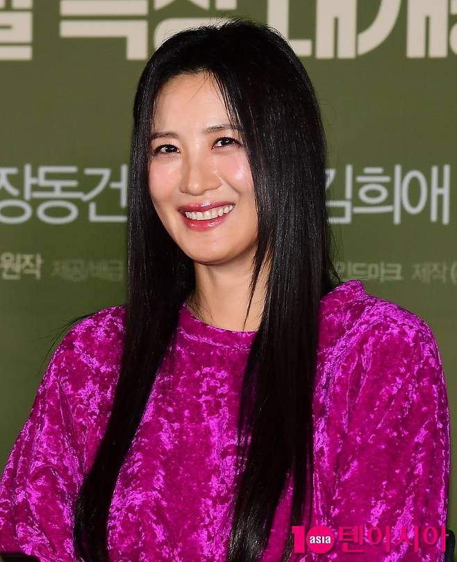 claudia kim-1-100824