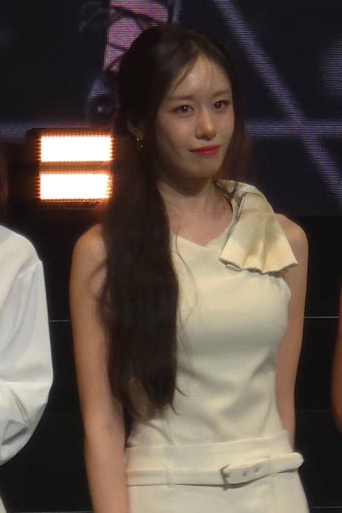 jiyeon fanmeeting-2-100824