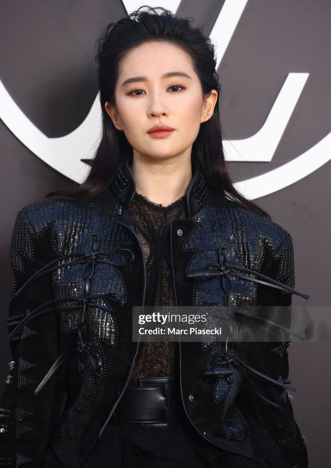 Liu Yifei-1-031024