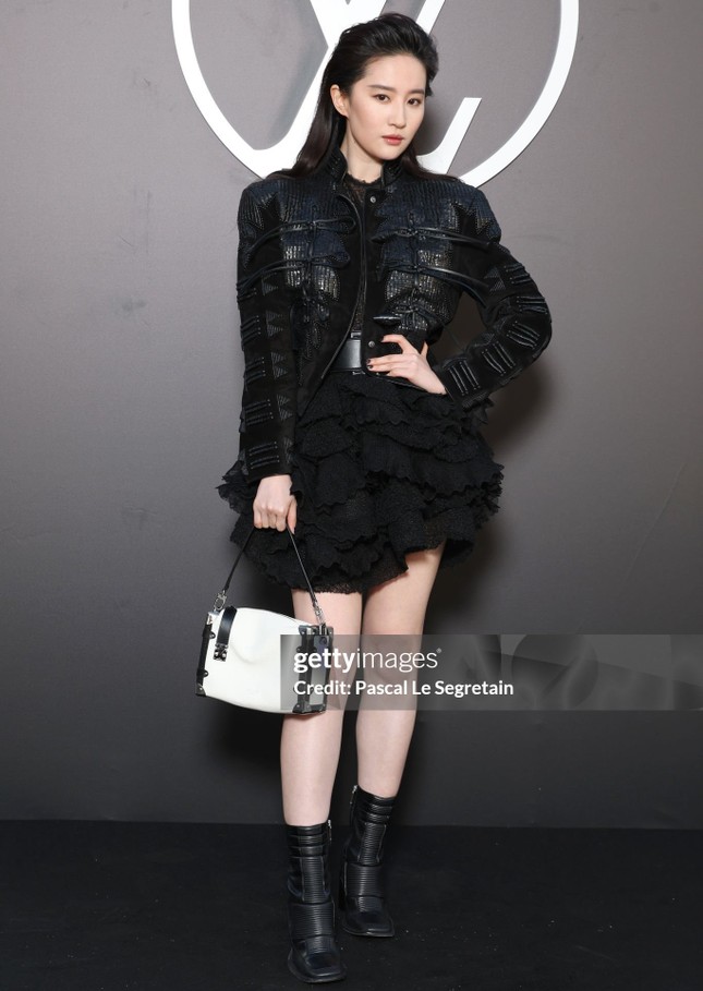Liu Yifei-2-031024