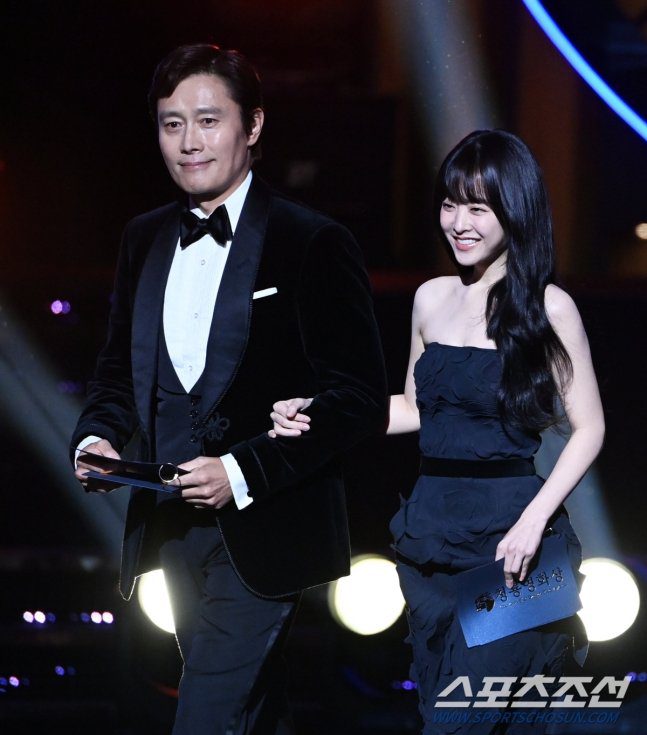 lee-byung-hun the 45th blue dragon film awards