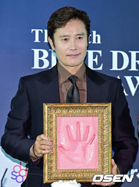 lee-byung-hun the 45th blue dragon film awards