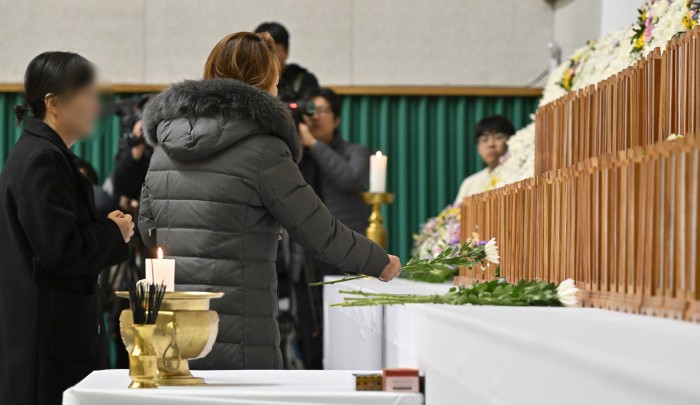 Heartbreaking Scenes At Jeju Air Plane Crash Memorial Altar In Muan