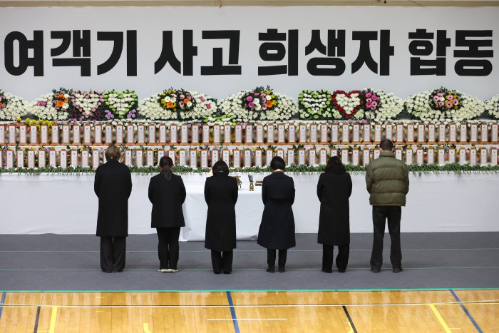 Heartbreaking Scenes At Jeju Air Plane Crash Memorial Altar In Muan
