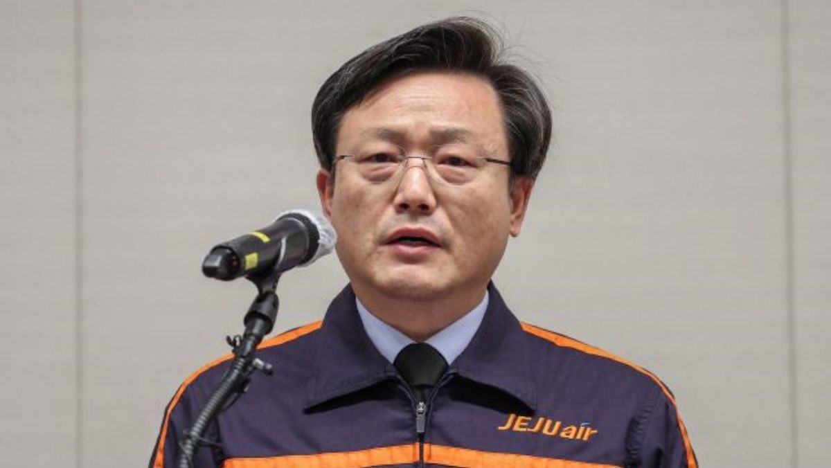 Jeju Air CEO Apologizes