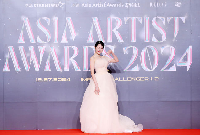 Jang Da-ah & Jang Won-young Unite at 2024 AAA