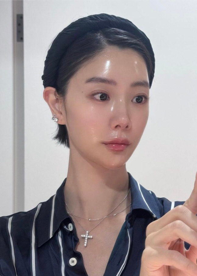 Clara Lee