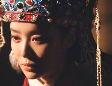 The Queen Who Crowns thumbnail